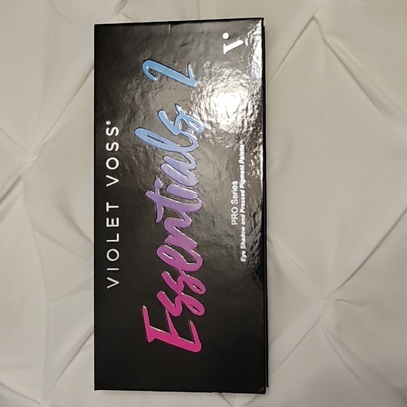 Violet Voss Eye shadow pallette - Picture 2 of 3